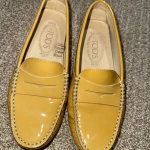 TODS Gommino Driving Loafers Women Yellow‎ Patent Leather Made Italy Size 5